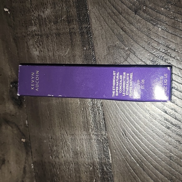 Keyvn Aucoin The Etherealist Super Natural Concealer in Deep EC 08 - Picture 4 of 4